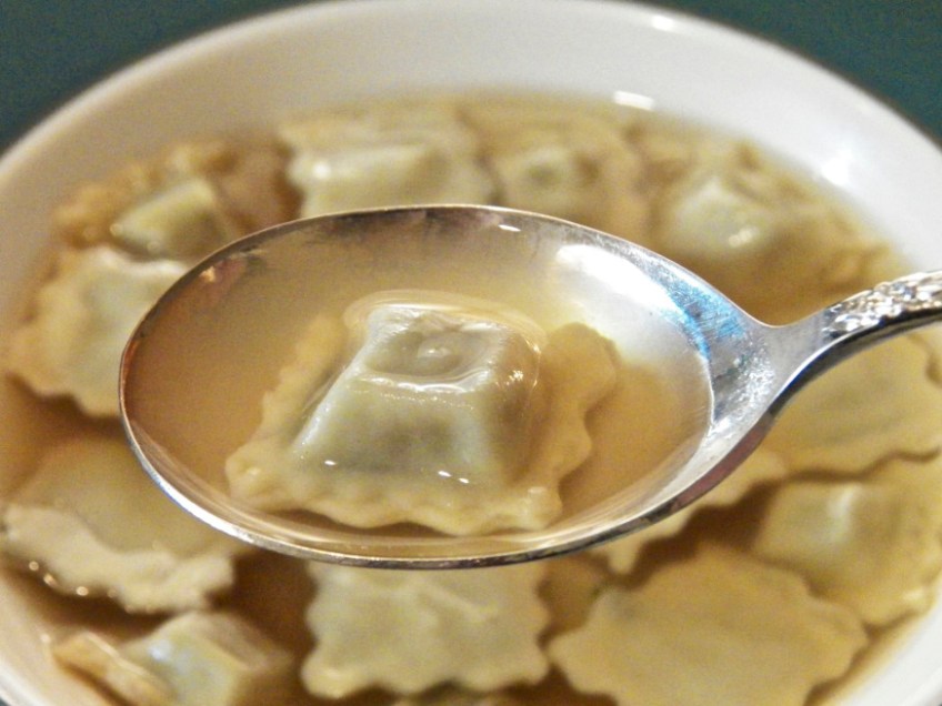 Cappelletti in Brodo
